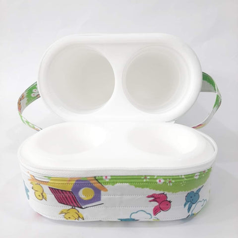 Dotted Feeder Cover With Bottles