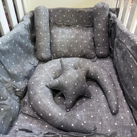 8 Pieces Cot Bedding Set - Grey - Dots