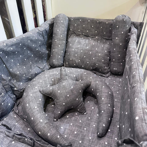 8 Pieces Cot Bedding Set - Grey - Dots