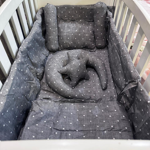 8 Pieces Cot Bedding Set - Grey - Dots