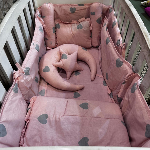 8 Pieces Cot Bedding Set - Pink - Hearts
