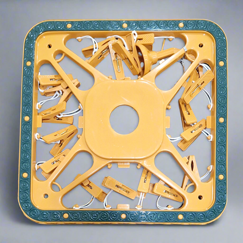 Clothes Laundry Hangers - Square - 18 Clips