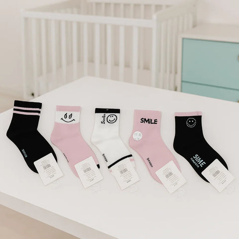 Pair of 5 Socks - Size 5-8 - Theme 6