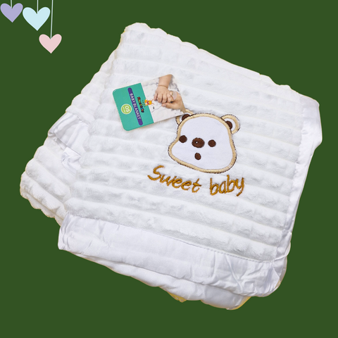 Raccoon Baby - Fur Blanket - White - Sweet Baby
