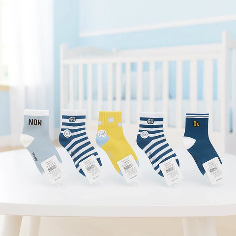 Pair of 5 Socks - Size 4-8 - Theme 1